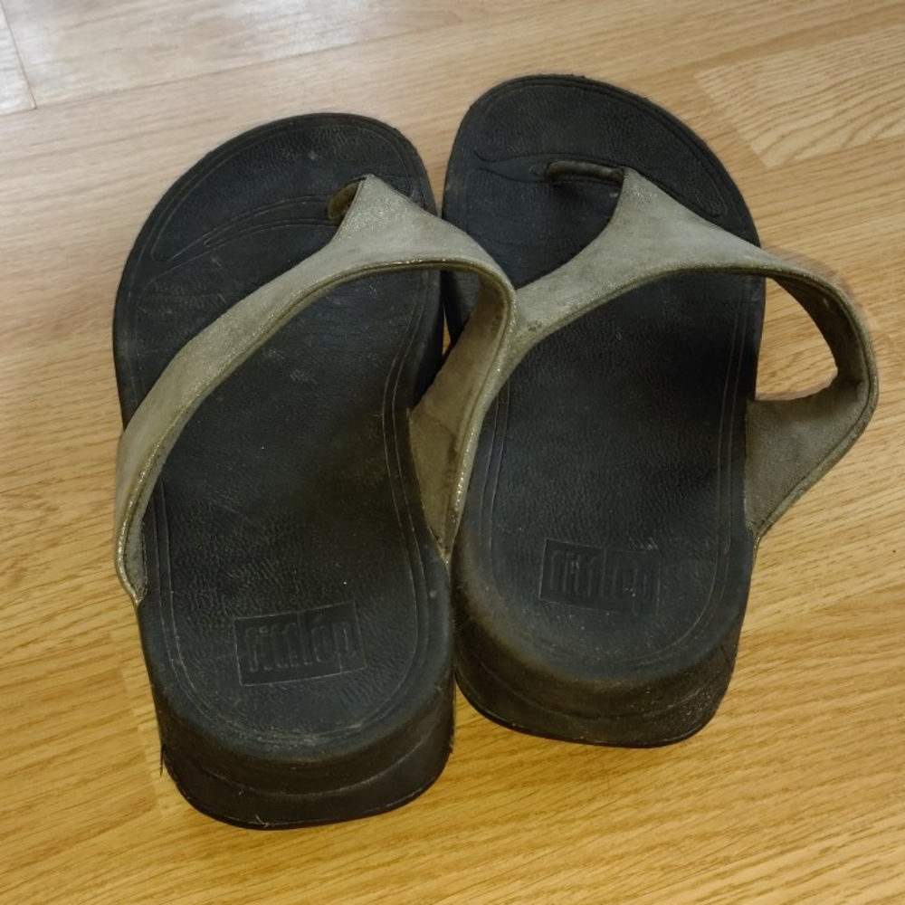 FitFlop Lulu Size 10 Pewter Shimmersuede Flip Flop Sandals Comfort - Picture 4 of 6